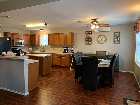 5th image of 215 Lake Travis Dr