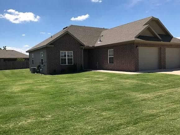 Beautiful clean, quiet, inviting neighborhood. We take pride in our homes and it shows in our well kept, clean cut yards!