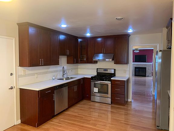 3rd image of 1840 Rosswood Dr