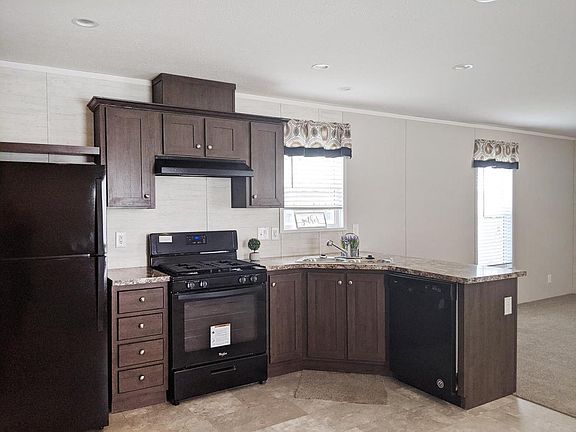 3rd image of 2722 S 71st Pl #68