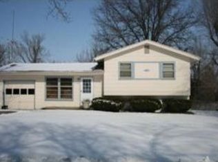 308 Manor Ln, Liberty, MO 64068