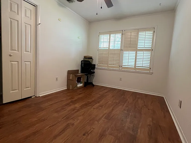 209 Faculty Blvd — Photo 10
