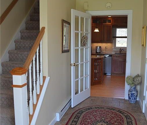 3rd image of 52 Meadowland Dr