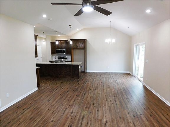 5th image of 507 W 3rd St