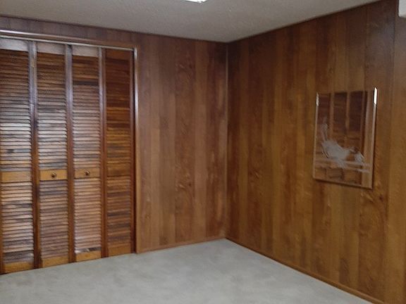 3rd image of 205 Riverview Cir