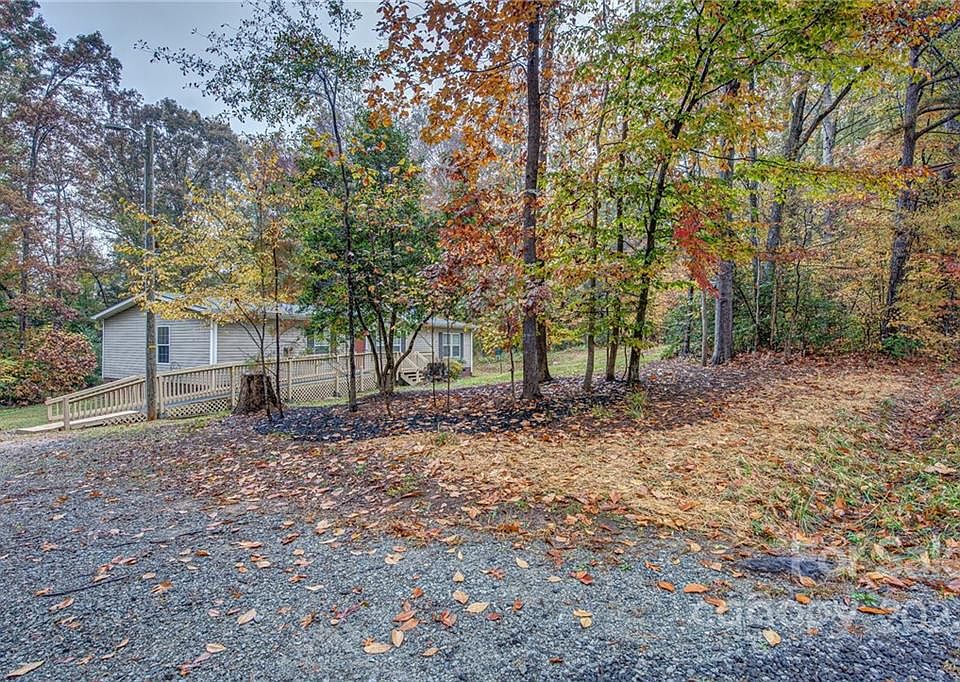 1st image of 106 Bridlewood Ln