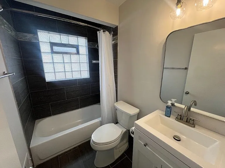 18536 Holland Ave — Photo 18