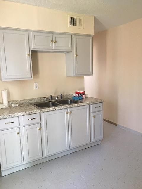 2nd image of 676 Lipford St