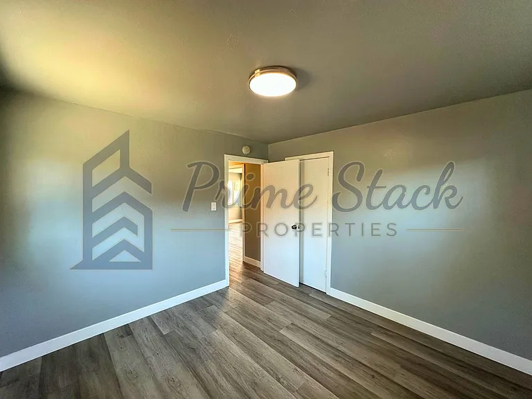 743 Miller St — Photo 13