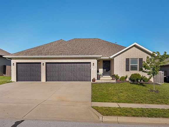 2nd image of 1659 N Kingfisher Drive