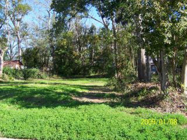 1st image of 20 Brooks Ln