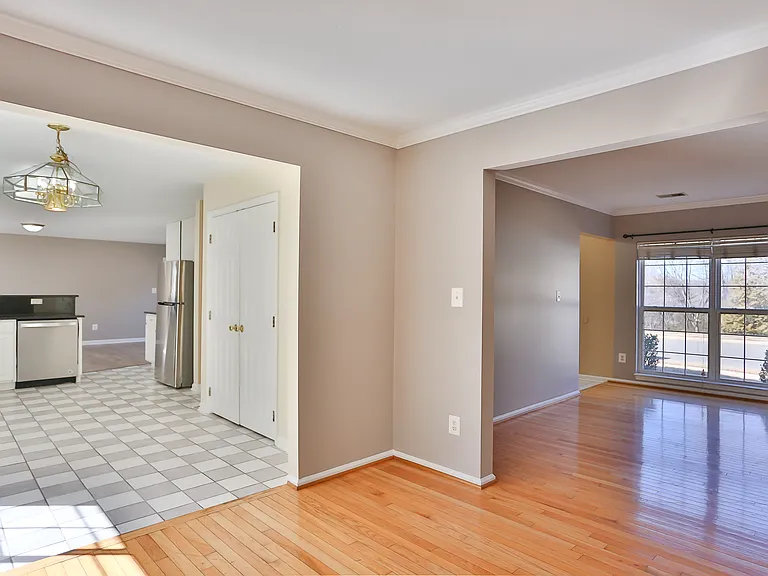17259 Larkin Dr — Photo 6