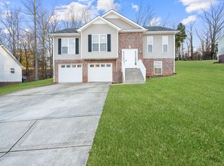 2260 Yeager Dr, Clarksville, TN 37040