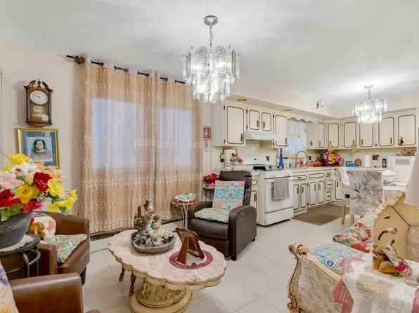 3218 Pleasant Avenue image 28 of 44