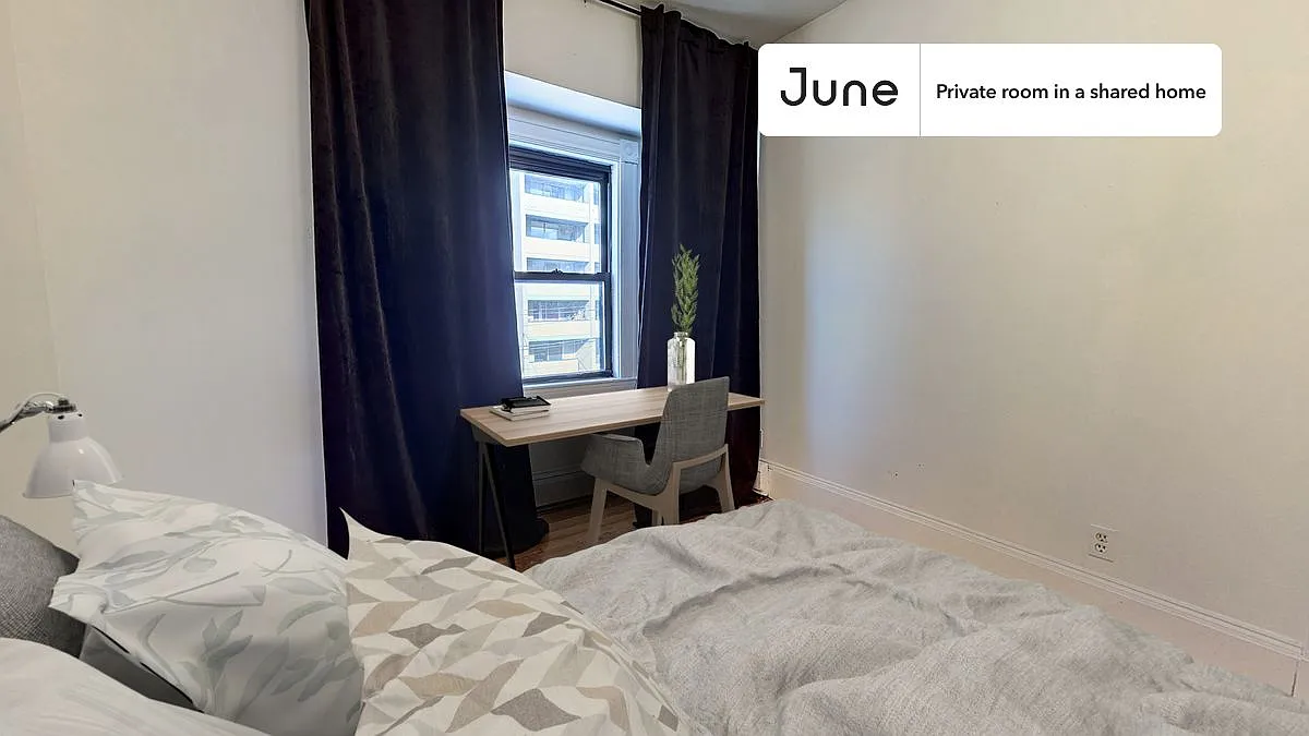 Full bedroom in 6 bed/2 bath home in Brighton #375 2B — Photo 1
