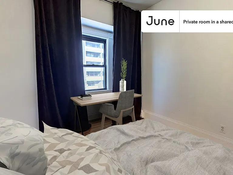 132 Chiswick Rd #2B — Photo 1