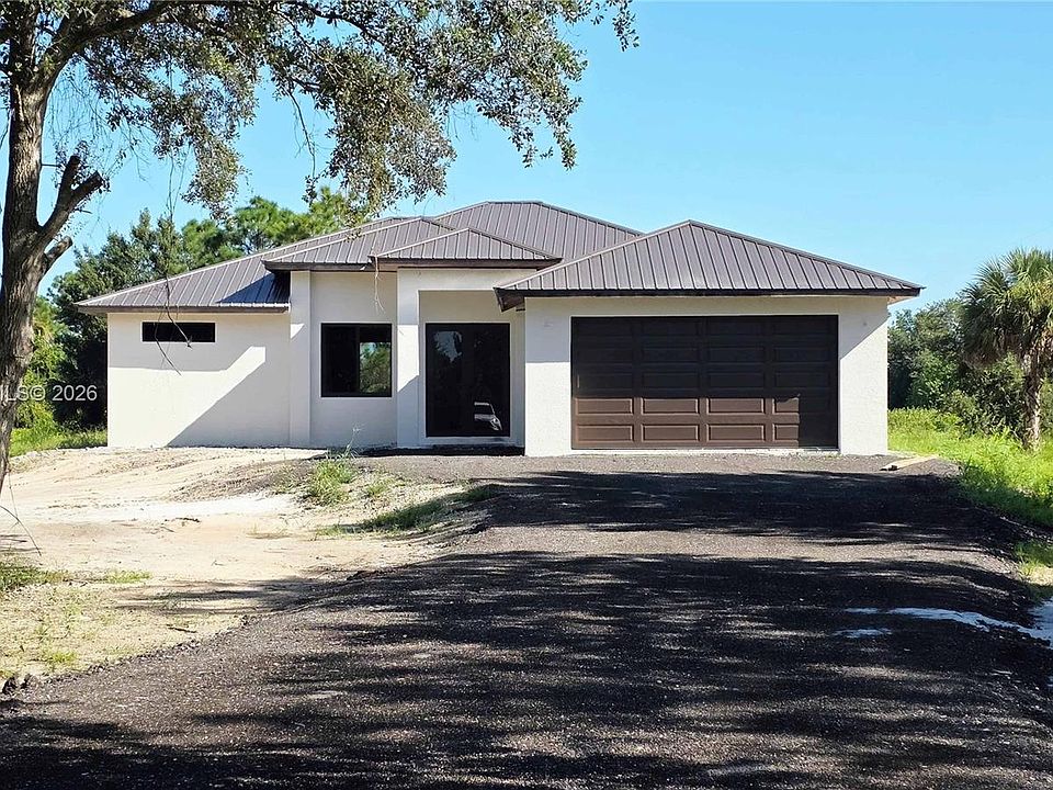 1st image of 421 Bald Cypress Ave