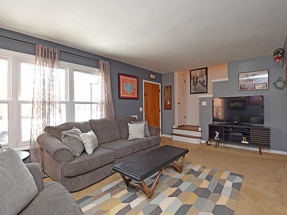 4th image of 3615 Edgebrook Dr