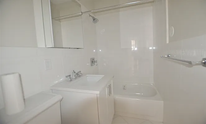 Rented by Manhattan Realty Group | media 12