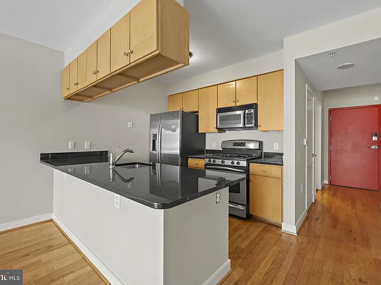 1117 10th St NW #302 — Photo 14
