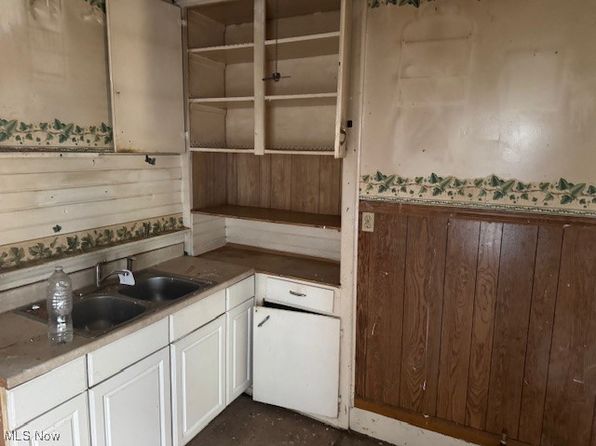 1911 Hammond Ave SW, Canton, OH 44706