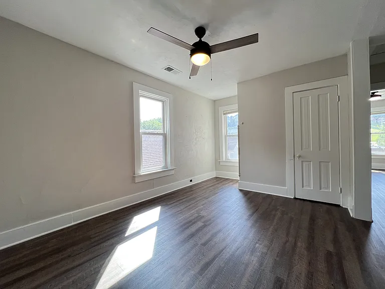 595 W 17th St #1/2 — Photo 3