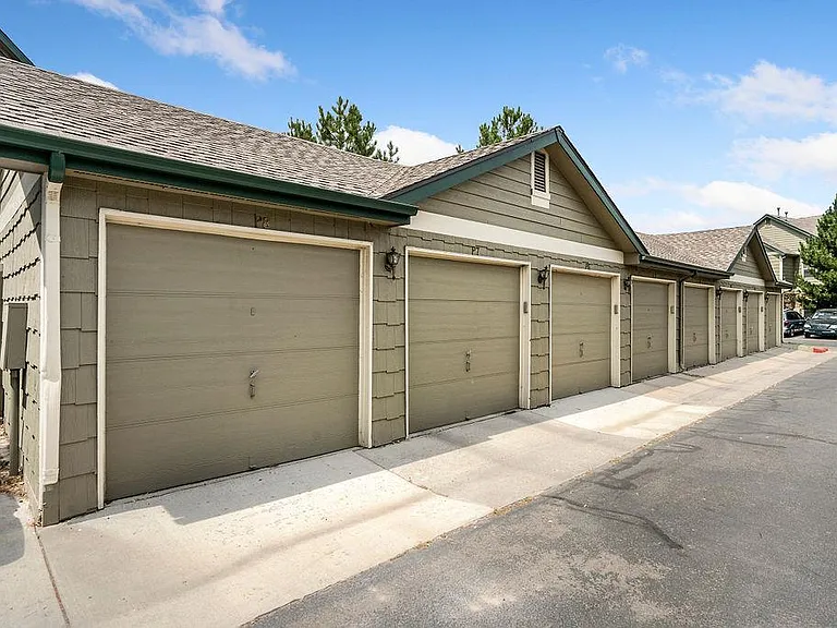 5225 White Willow Dr #P220 — Photo 18