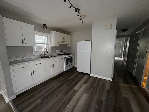 220 3rd St #3B Photo 1