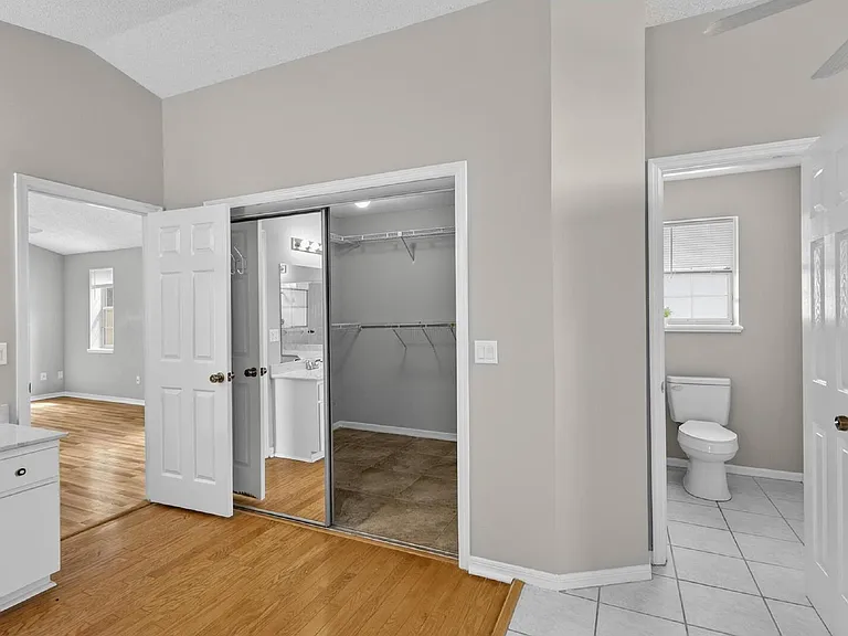 77 Folcroft Ln — Photo 38