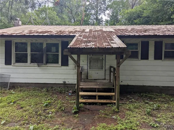 1686 State Route 69, Parish, NY 13131