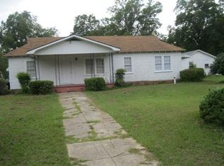 413 Marietta St, Glennville, GA 30427