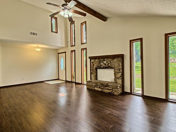 4th image of 2865 Wendwood Dr