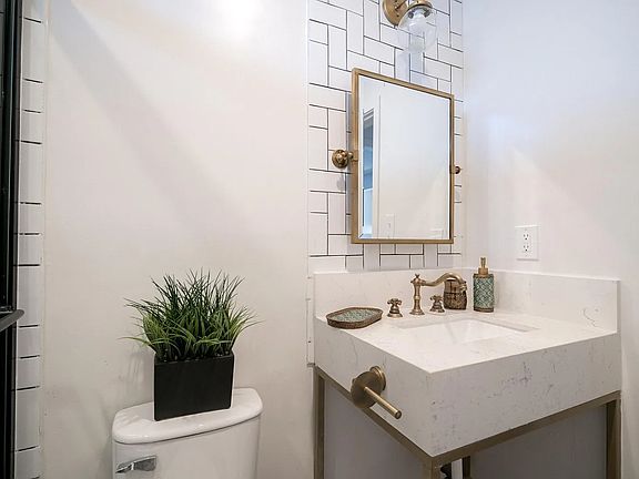 5th image of 840 N Coronado St APT 1
