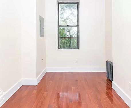 5th image of 223 Bainbridge St #8U