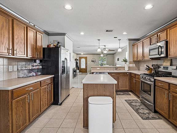 3rd image of 14431 Pennland Ln