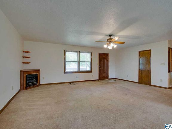 4th image of 103 Whispering Winds Dr