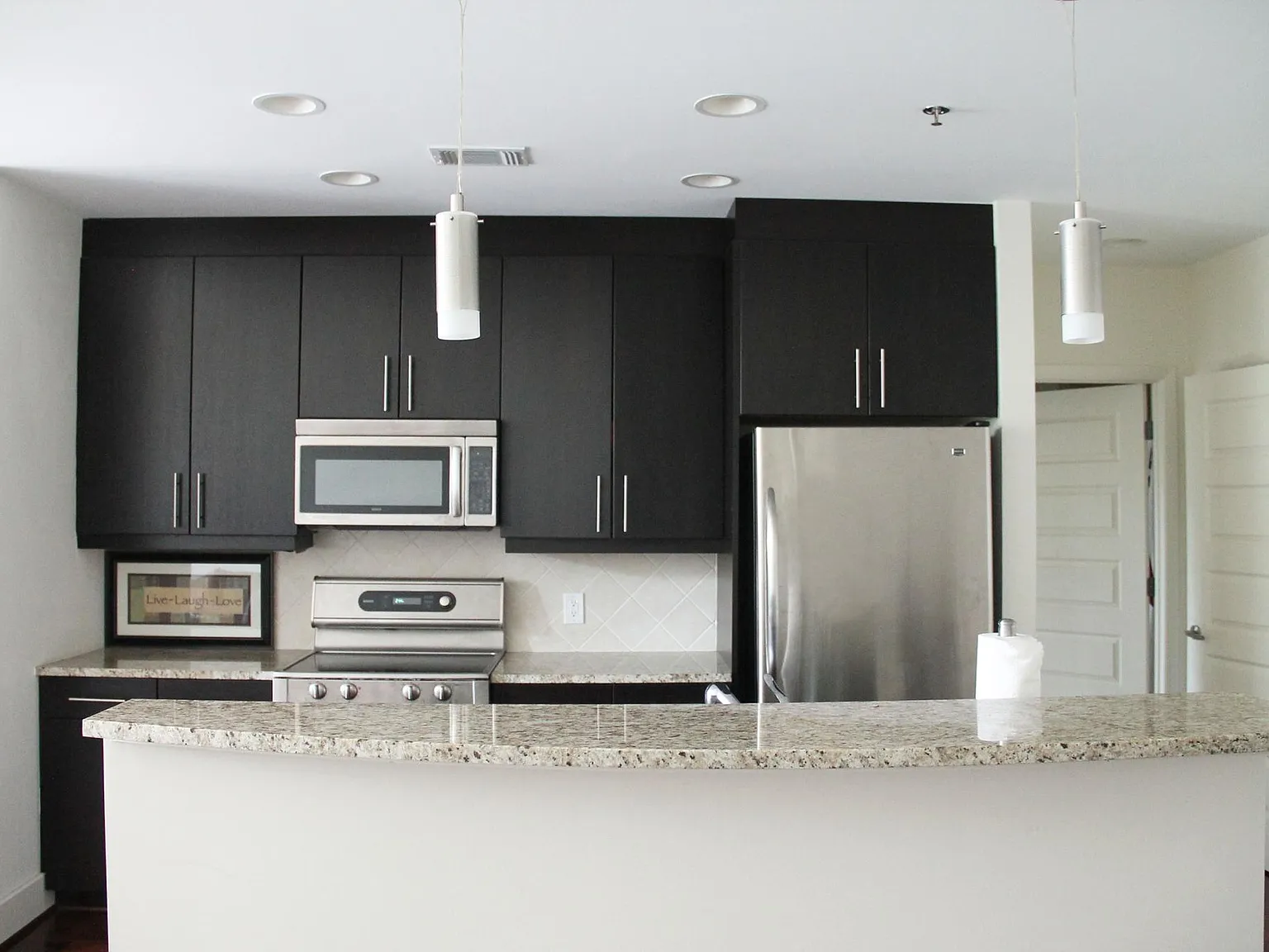 1 bed, 866 sqft, $2,200 — Photo 1