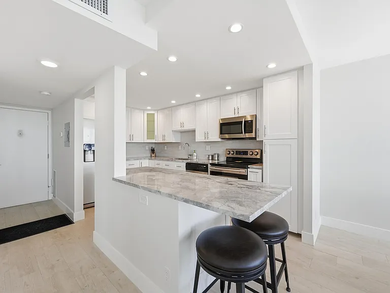 531 N Ocean Blvd #1601 — Photo 10