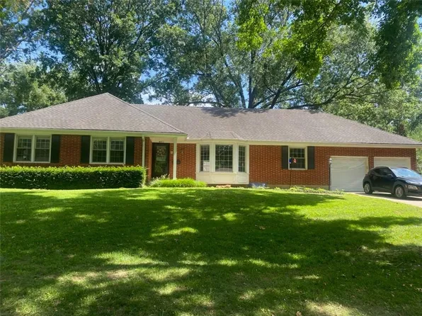 4411 W 97th St, Overland Park, KS 66207