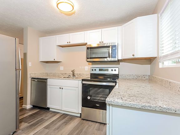 3rd image of 5401 Pappas Dr