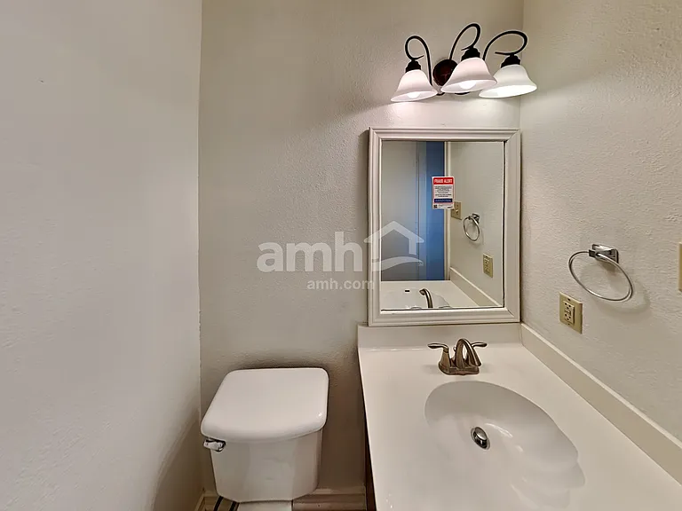 8135 Chestnut Manor Dr — Photo 15