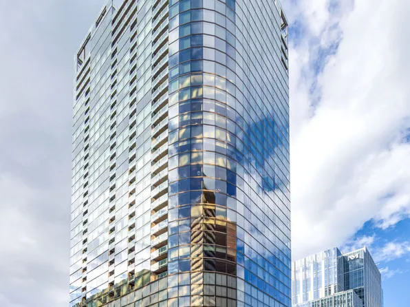 600 N Fairbanks Ct Unit 3004, Chicago, IL 60611