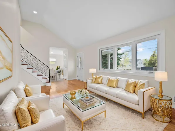 12 Mayfair Road, Holmdel, NJ 07733