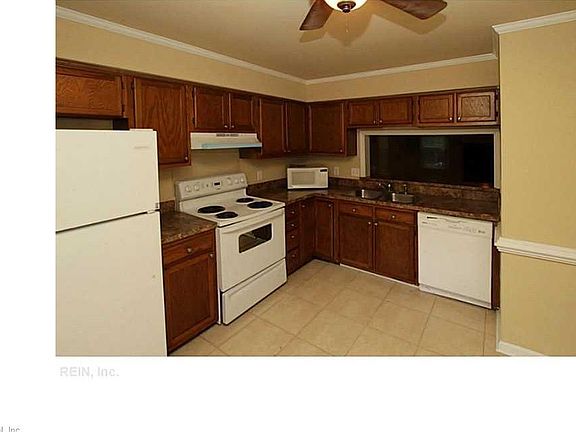 4th image of 422 Middle Oaks Dr