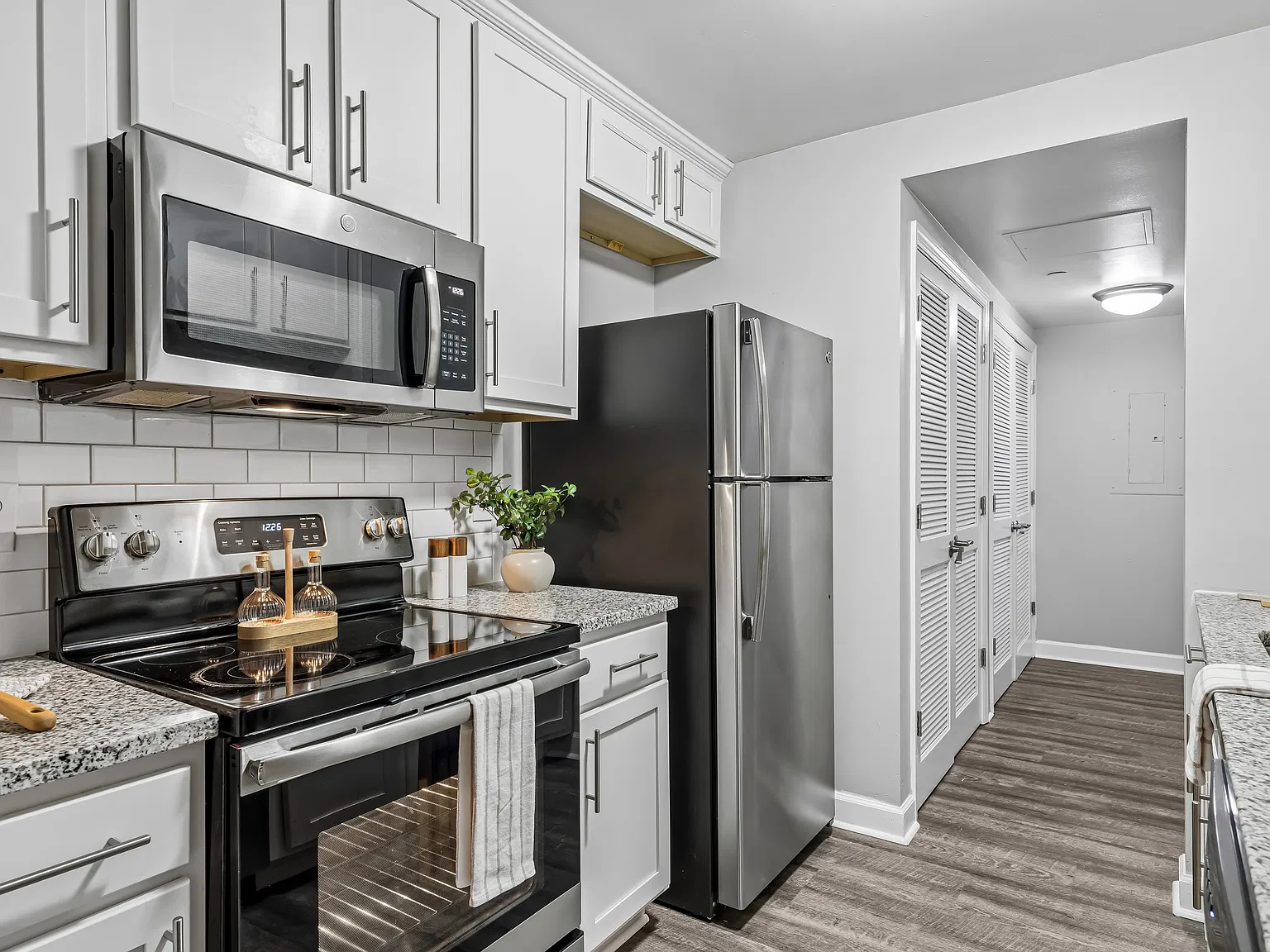 2 bed, 2.5 bath, 1062 sqft, $1,675 — Photo 1