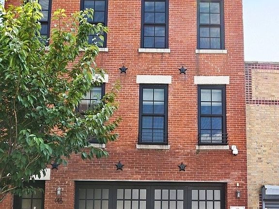 3rd image of 146 8th St #2