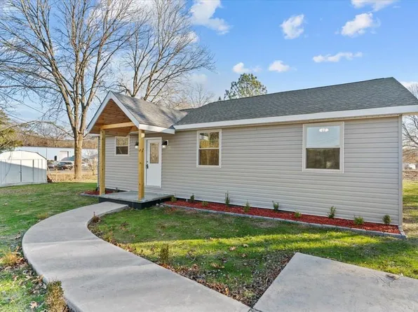 2306 Epperson Dr, Dalton, GA 30721