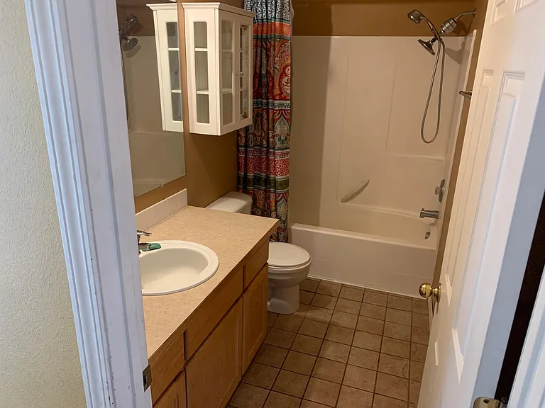 1955 NW Bella Vista Dr — Photo 5
