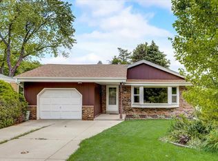 2022 N 116th St, Wauwatosa, WI 53226