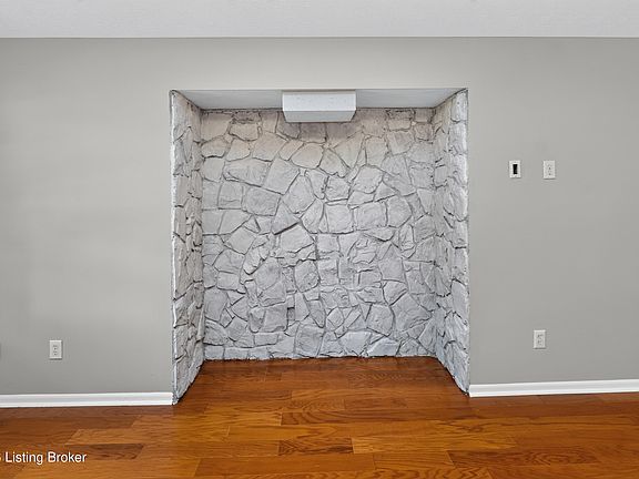 4th image of 5907 Bay Harbor Dr